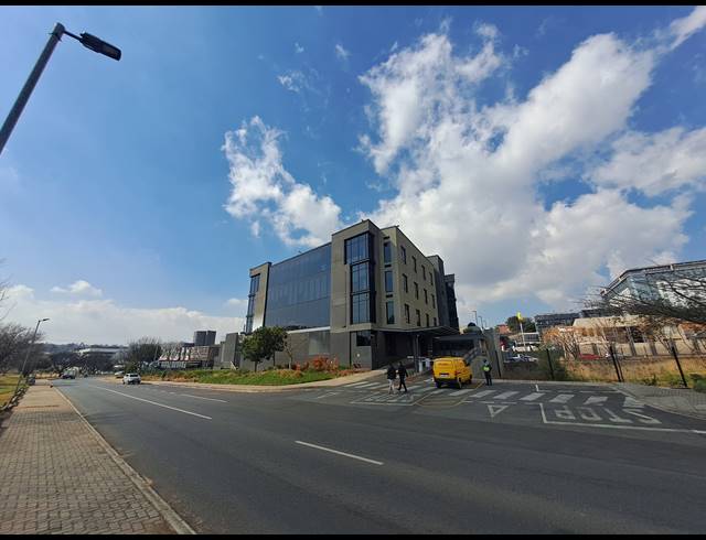 76M² OFFICE TO LET IN ILLOVO
